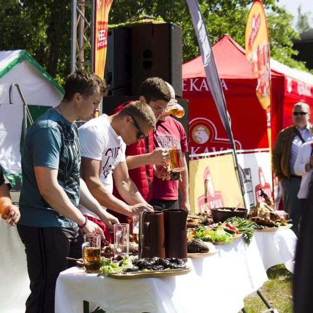 keiterings un galdu klāšana 23
