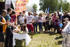 keiterings un galdu klāšana 24
